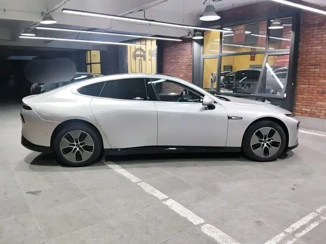 Xpeng P7 — Фото автомобиля 5