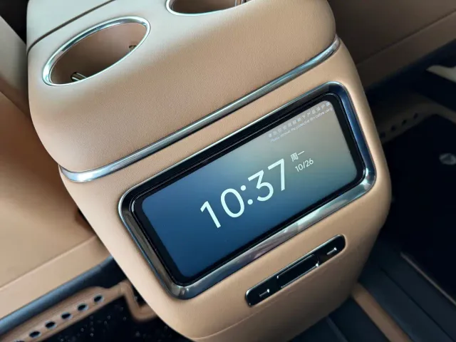 Xiaomi SUV — Фото автомобиля 12