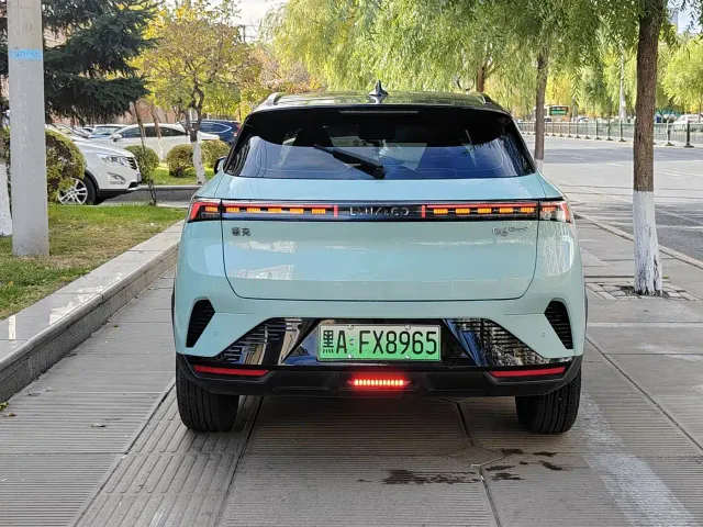 Lynk & Co 06 — Фото автомобиля 6