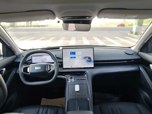 Geely Galaxy E5 — Фото автомобиля 9