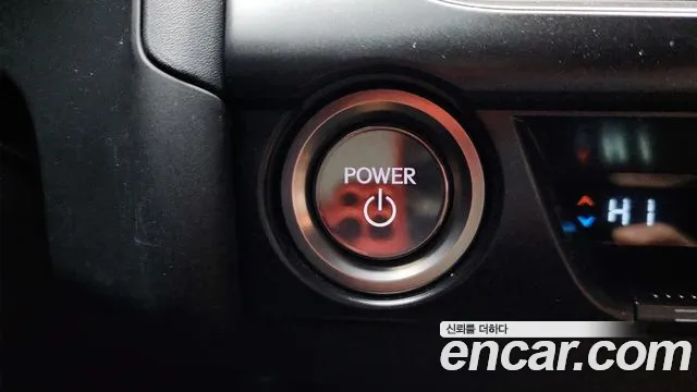 Lexus UX — Фото автомобиля 19