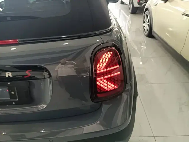 MINI Hatch — Фото автомобиля 7