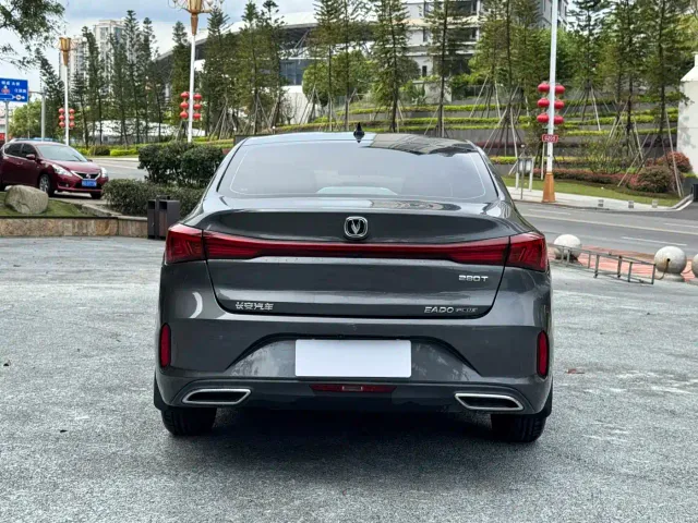 Changan Eado — Фото автомобиля 10