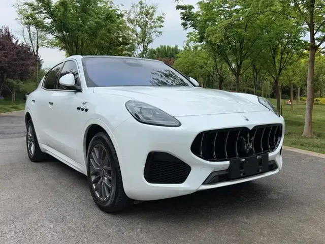 Maserati Grecale — Фото автомобиля 7