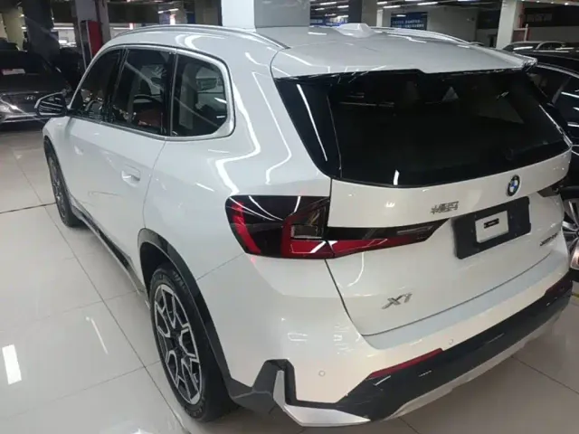 BMW BMW X1 2025 sDrive25Li X Design Package — Фото автомобиля 4
