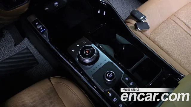 Kia Sorento Sorento 4-е поколение Бензин 2.5T 2WD — Фото автомобиля 8