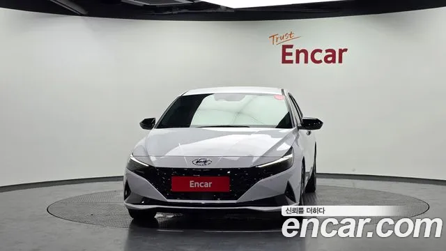 Hyundai AVANTE Avante (CN7) — Фото автомобиля 3
