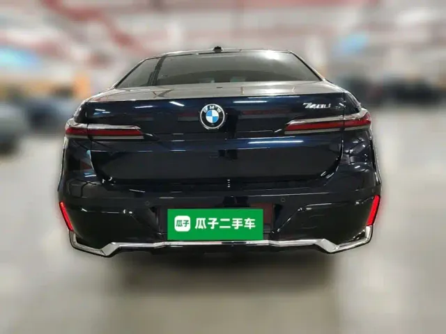 BMW 7 Series — Фото автомобиля 7