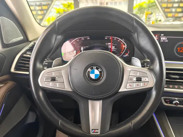 BMW X5 — Фото автомобиля 9