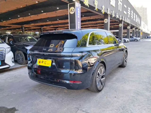 Li Auto L7 — Фото автомобиля 9