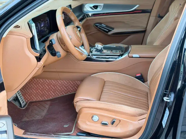 Hongqi H9 — Фото автомобиля 19