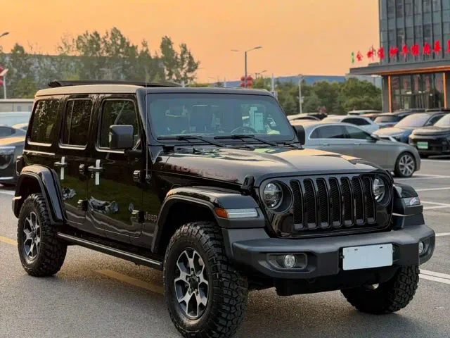 Jeep Wrangler — Фото автомобиля 3