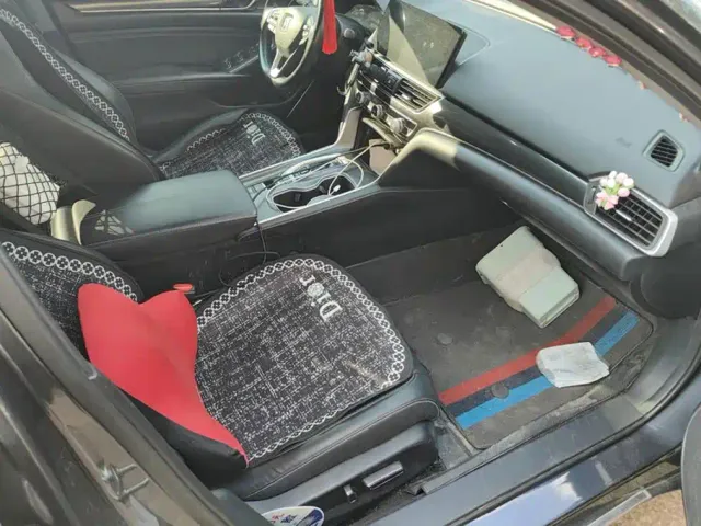 Honda Accord — Фото автомобиля 8