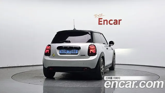 Mini Cooper Cooper Электро SE Электро — Фото автомобиля 3