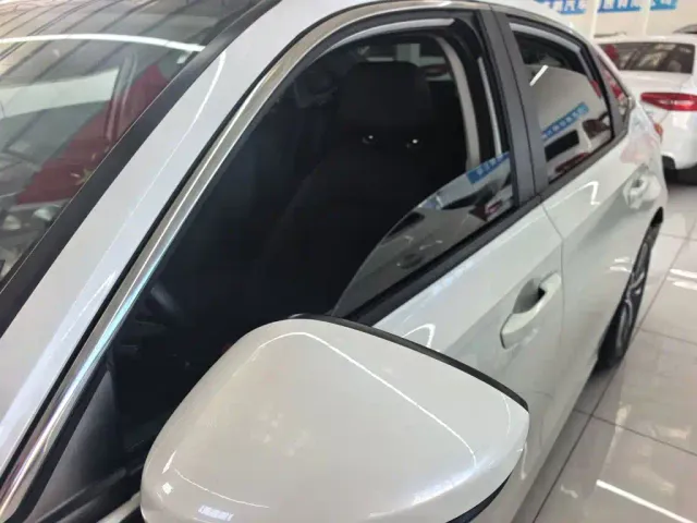 Honda Civic — Фото автомобиля 2
