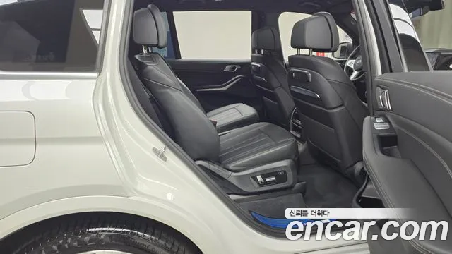 BMW X7 — Фото автомобиля 12