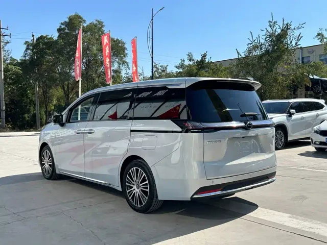 GAC Trumpchi E8 — Фото автомобиля 6