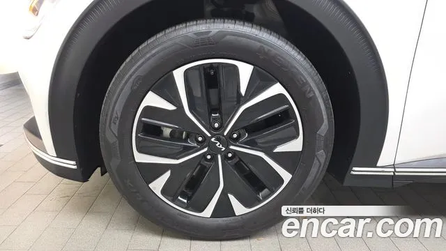 Kia EV6 — Фото автомобиля 4