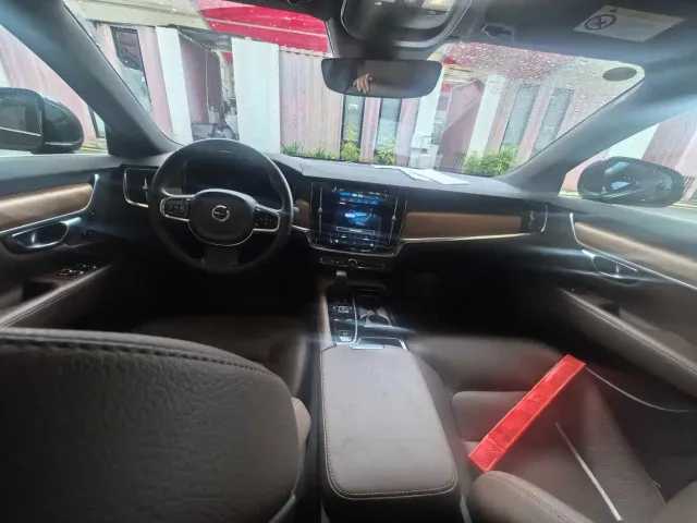 Volvo S90 — Фото автомобиля 5