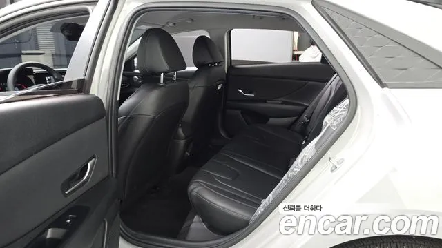 Hyundai Avante CN7 — Фото автомобиля 17