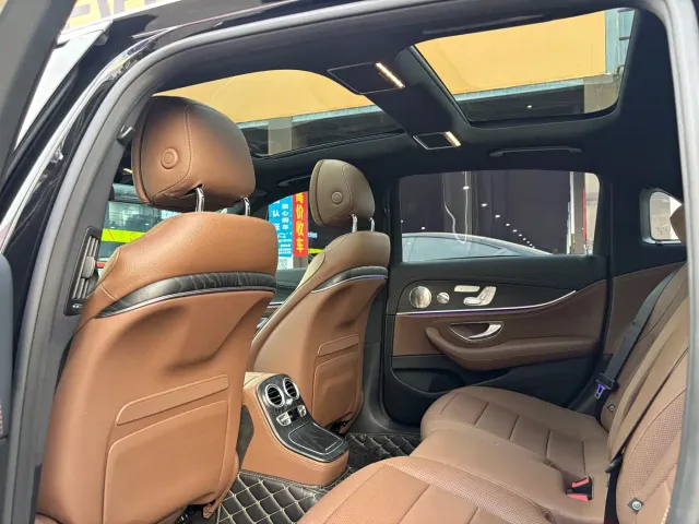 Mercedes-Benz E-Class — Фото автомобиля 13