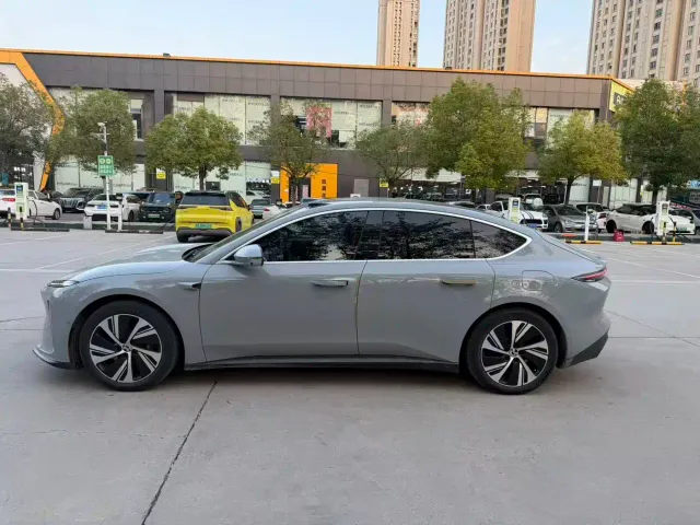 Nio ET5 — Фото автомобиля 2