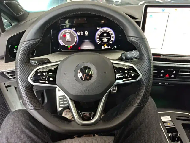 Volkswagen Golf — Фото автомобиля 10