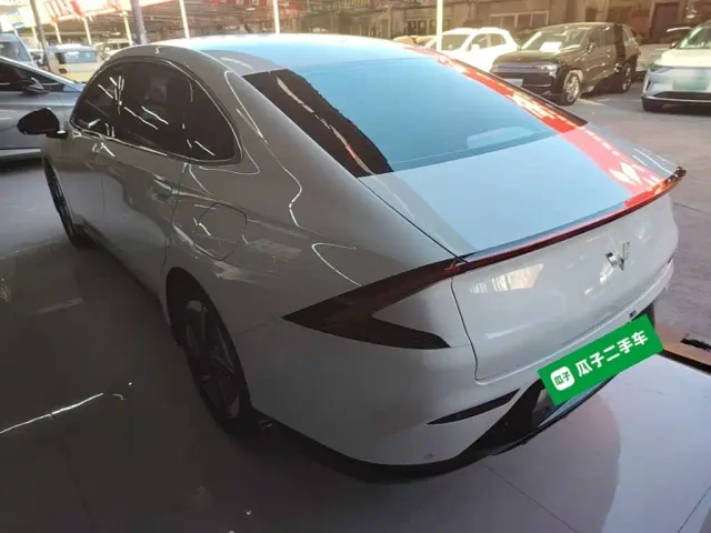 Wuling Starlight — Фото автомобиля 4