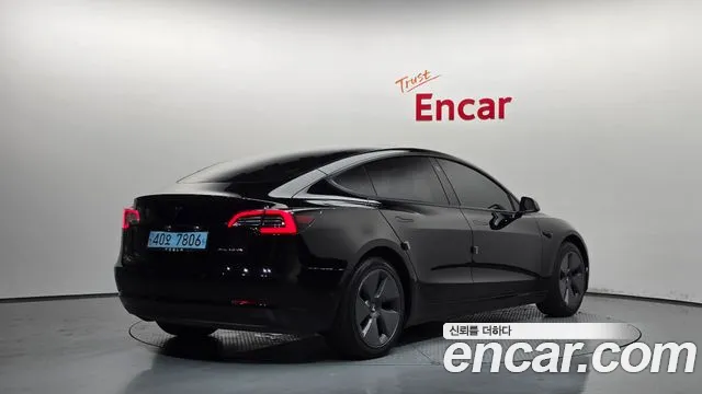 Tesla Model 3 — Фото автомобиля 2