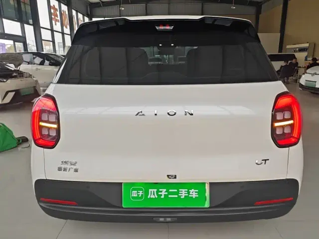 GAC Aion UT — Фото автомобиля 5