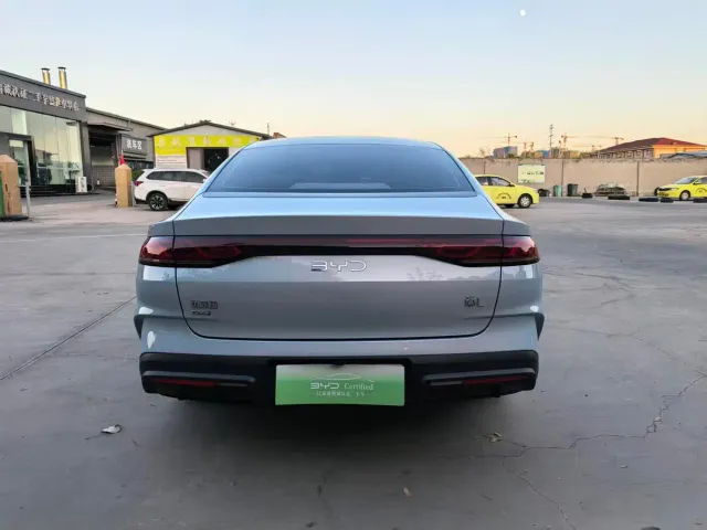 BYD Qin L — Фото автомобиля 9
