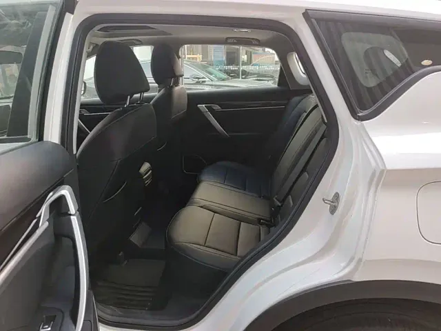 Geely Binyue — Фото автомобиля 12