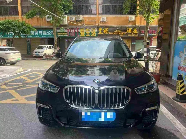 BMW X5 — Фото автомобиля 2