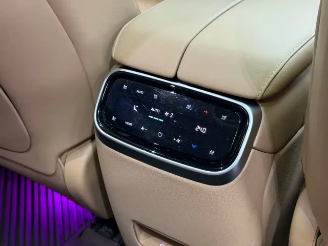 Aito M7 — Фото автомобиля 17