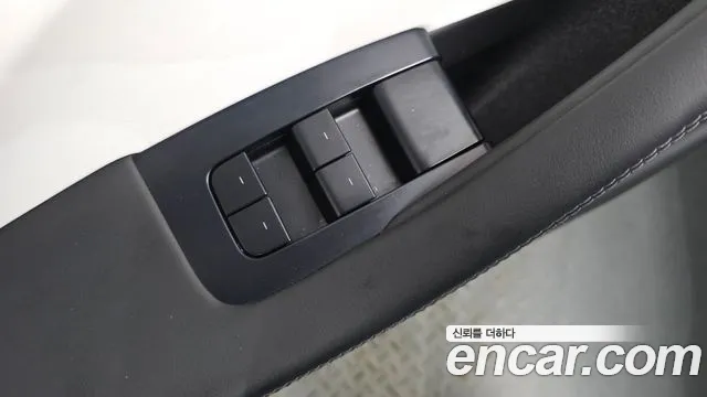 Tesla Model 3 — Фото автомобиля 26