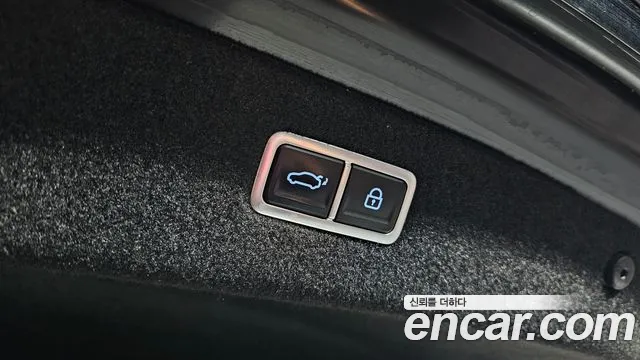 Genesis G90 Бензин 3.5 турбо AWD — Фото автомобиля 15