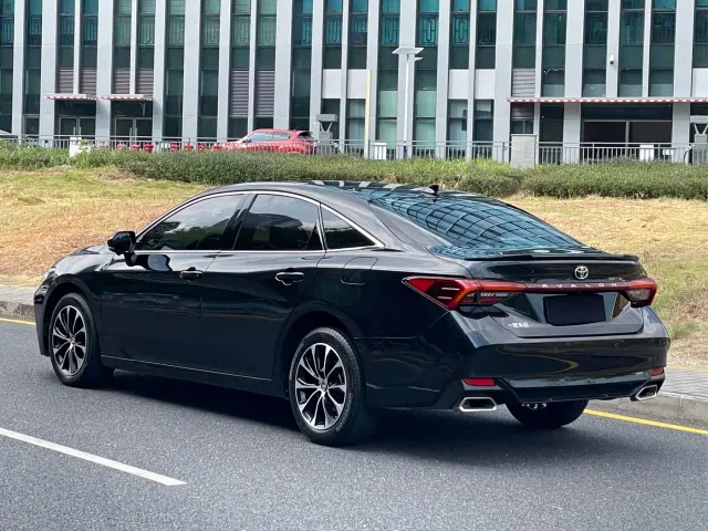 Toyota Avalon — Фото автомобиля 5