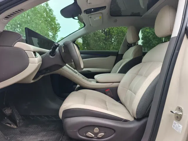 IM Motors LS6 — Фото автомобиля 9