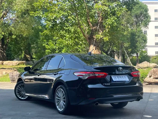 Toyota Camry — Фото автомобиля 10