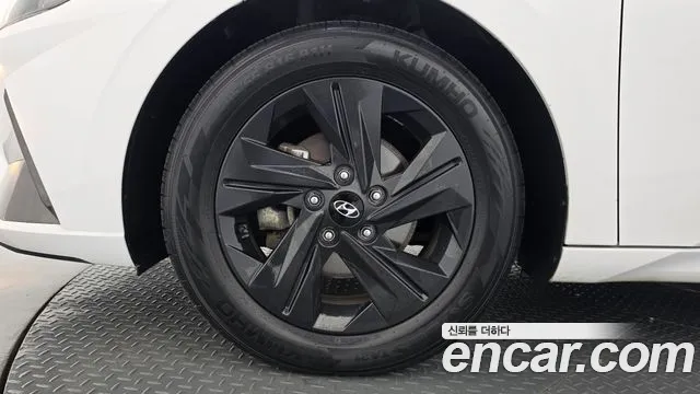 Hyundai Avante — Фото автомобиля 5