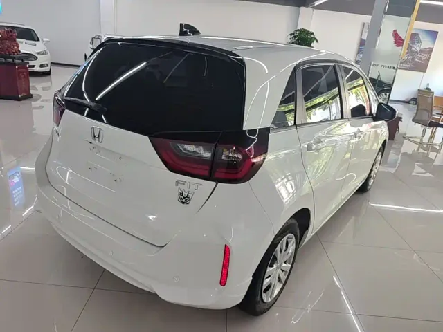 Honda Fit — Фото автомобиля 6