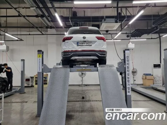 Volkswagen Tiguan — Фото автомобиля 2