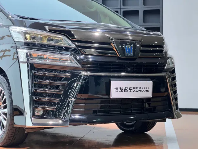 Toyota Vellfire — Фото автомобиля 4