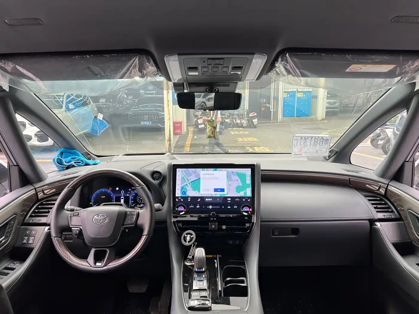 Toyota Alphard 2024 Hybrid 2.5L Prestige Edition — Фото автомобиля 5