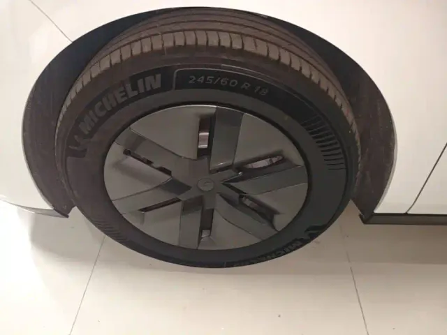 Li Auto MEGA — Фото автомобиля 22