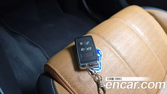 Land Rover Range Rover Velar Range Rover Velar 3.0 P400 R-Dynamic HSE — Фото автомобиля 13