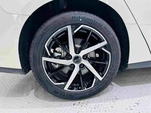 BYD Seal 07 DM-i — Фото автомобиля 10