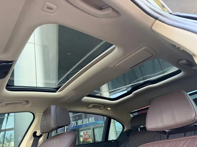 BMW 7 Series — Фото автомобиля 13