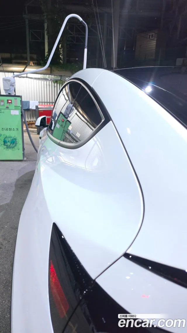 Фотография автомобиля — Tesla Model Y