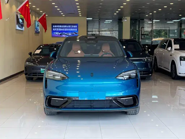 Aito M6 — Фото автомобиля 2